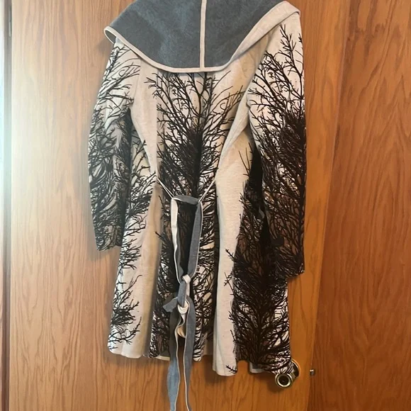 OST Cardigan Like New! - Picture 4 of 5